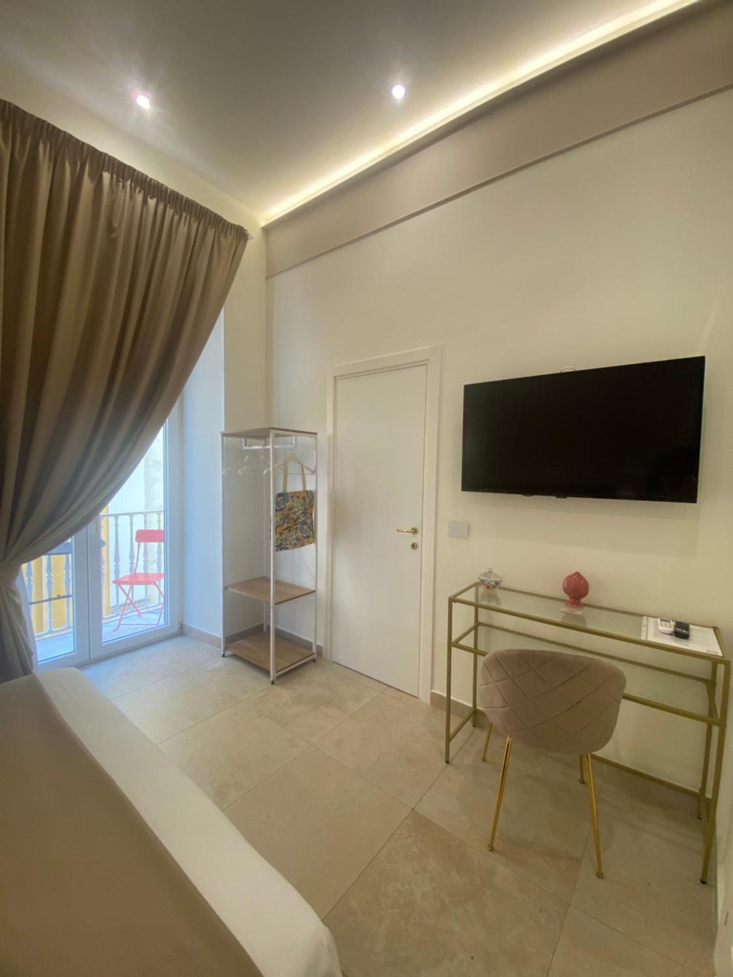 Dimora Don Pasquale Napoli Bed & Breakfast Exterior photo